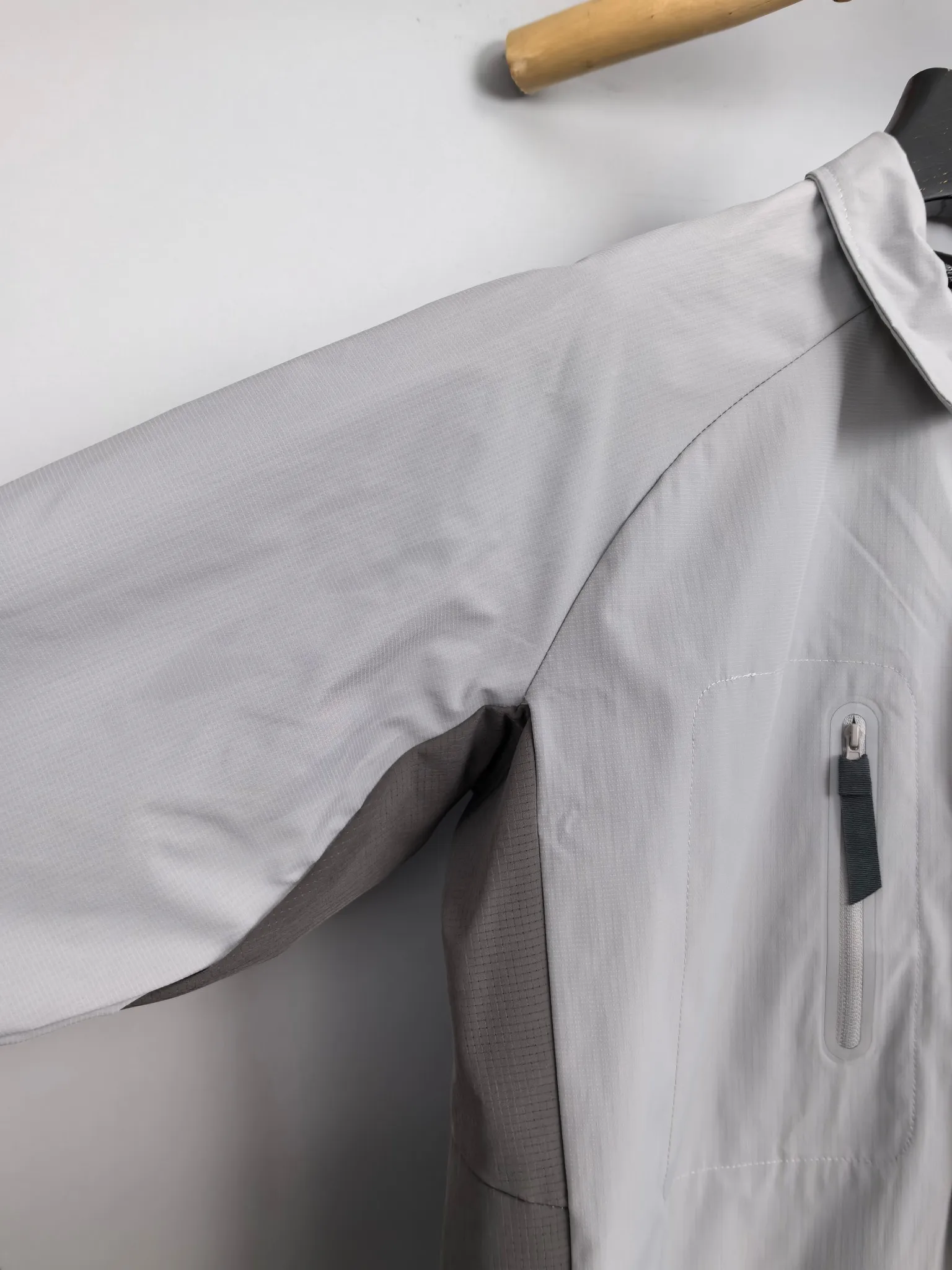 ARCTERYX 2025 Z 。 ， ， ， 、 、Breathable、 ， ， 。 Breathable ， ， 。 ， ， New Arrival ， ， 、 、 Breathable、 。 ， ， Versatile 。 ，Classic Versatile ， ， ！S—2XL
